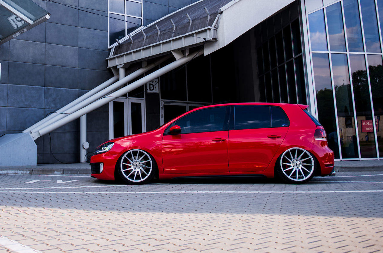 Jante alu Japan Racing JR22 sur Volkswagen Golf MK6